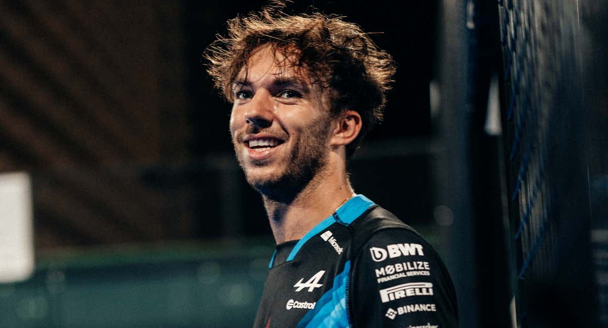 Pierre Gasly en un partido de pádel.