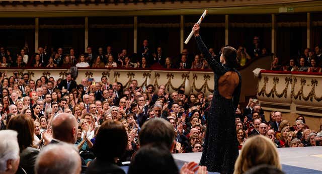 Carolina Marín recibe el Premio Princesa de Asturias con la mayor ovación y en un mar de lágrimas de su madre