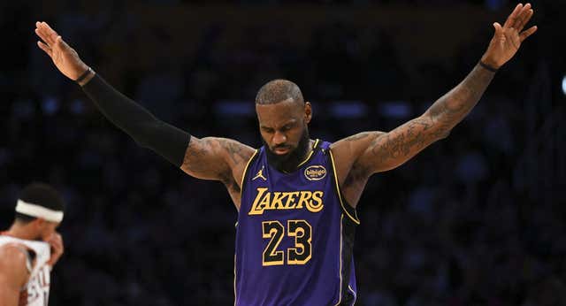 LeBron James vence y convence para recuperar un récord de los Lakers de Kobe Bryant y Pau Gasol