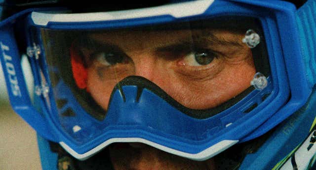 Las mil cicatrices de Mario Román, el guerrero de la categoría más extrema del motociclismo: «Empiezan 2.000 y solo cinco terminamos la prueba»
