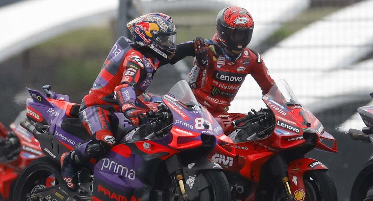 Bagnaia y Martín, al terminar la carrera de este domingo.