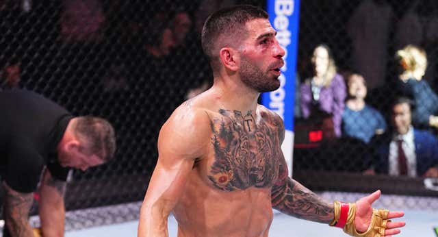 Topuria siempre cumple su palabra: noquea a Holloway para afianzar su legado en UFC