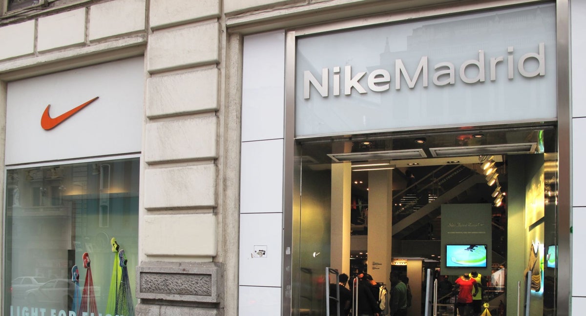Imagen de la enorme tienda que Nike tiene en la madrileña Gran Vía.