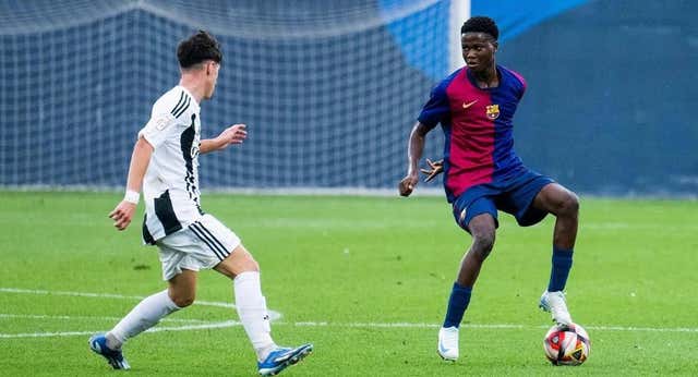 Baba, la penúltima perla que viene en el Barça es hermano de Ilaix Moriba y la Federación no quiere que le pase lo mismo: ‘El bueno es el pequeño’