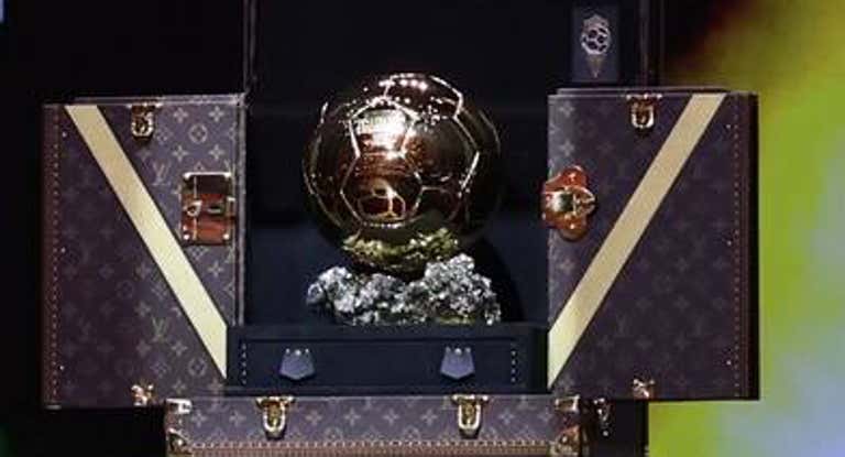 En la gala del Balón de Oro se reconoció a Jenni Hermoso y el #SeAcabó.