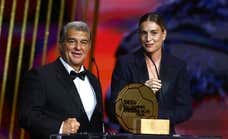 Laporta empaña el premio al Barça femenino al sacar pecho por Flick y el Clásico