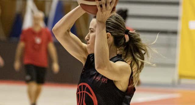 Laura Peña deja el baloncesto profesional a los 25 años