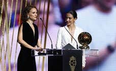 Natalie Portman sorprende durante el Balón de Oro con un llamamiento que no es casualidad: «Hay que ir a verlas»