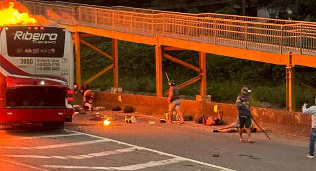 Un muerto y 17 heridos en una emboscada con “artefactos explosivos caseros” de los ultras del Palmeiras a los hinchas del Cruzeiro