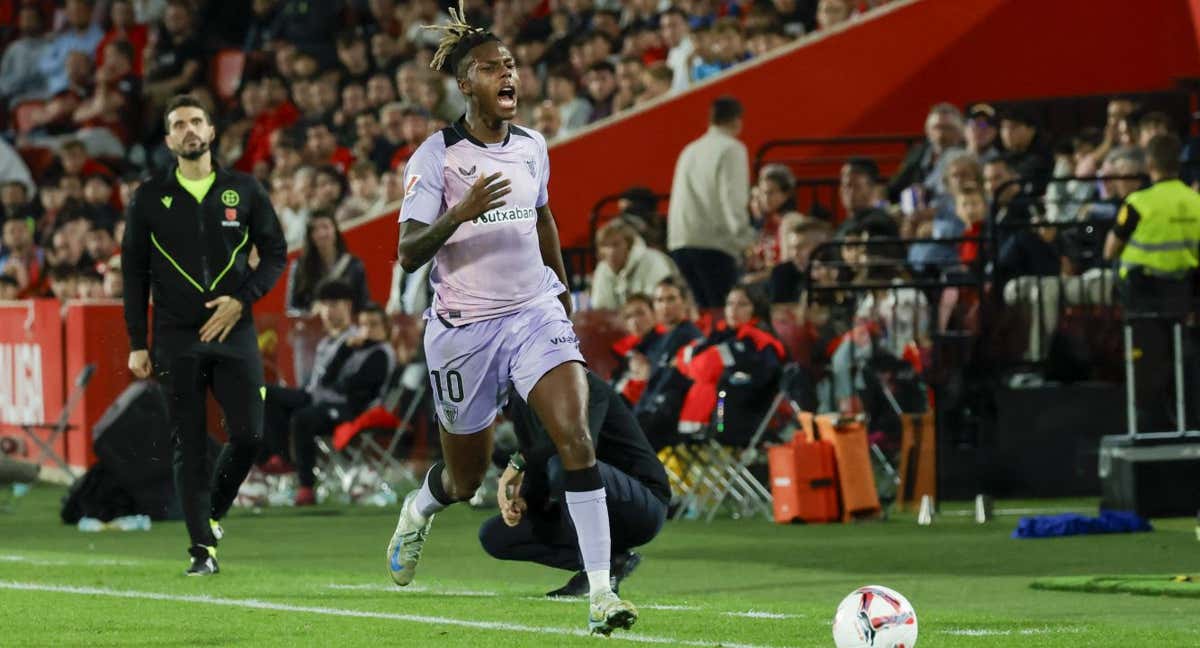 Nico Williams se lamenta en una jugada del duelo ante el Mallorca.