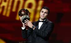 Pedro Sánchez celebra el Balón de Oro, mientras Brasil consuela a Vinicius: “Ya entraste en la historia del fútbol”