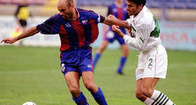 Recordando los años dorados del Extremadura en Primera: «Fuimos a ‘Sorpresa, Sorpresa’ Steven Seagal, Norma Duval y nosotros«