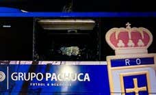 El autobús del Real Oviedo amanece en Ávila con varias lunas destrozadas