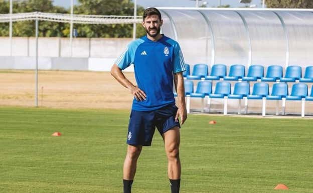 Raúl Navas, con el Recre.  ABC