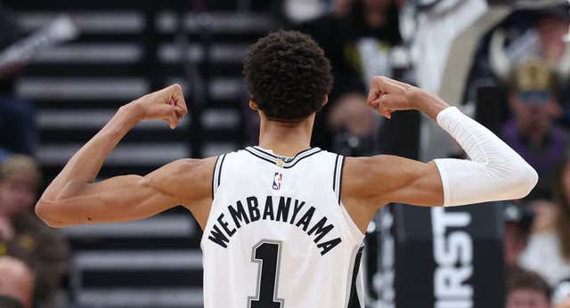 Wembanyama siembra el terror en la NBA en una noche de miedo… para la historia