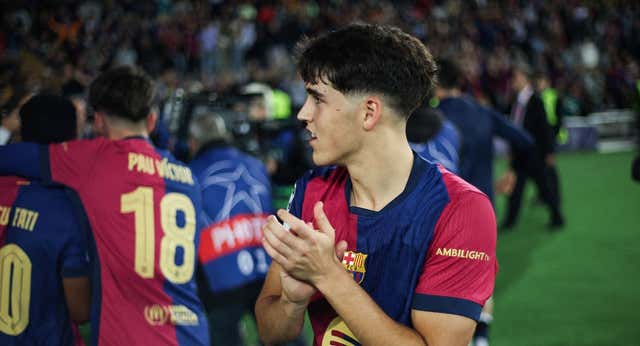 Cubarsí pide los apuntes cuando le toca defender a Mbappé: «Es como si estuviéramos en el patio del cole»