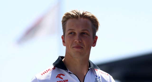 Liam Lawson se disculpa con Checo Pérez pero advierte: “Mi actitud en las carreras será igual”