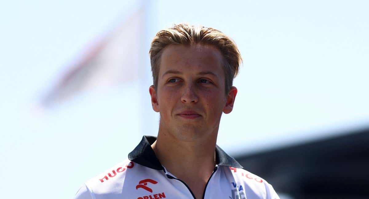 Liam Lawson se disculpa con Checo Pérez pero advierte: “Mi actitud en las carreras será igual”