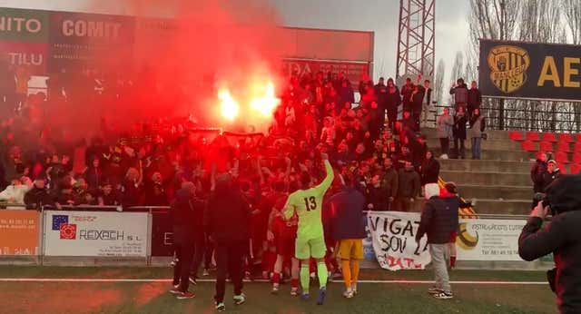El derbi catalán de sexta división que ‘contraprograma’ el Barça-Espanyol: «Cuando vas el viernes al bar la gente te lo recuerda»