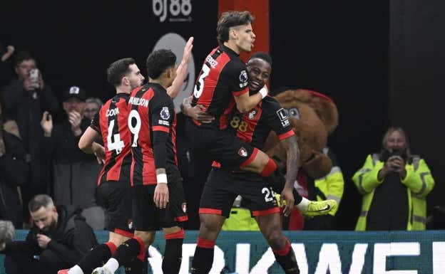 Semenyo celebra el 1-0.  AFC BOURNEMOUTH