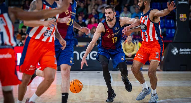Tomas Satoransky dirige uno de los ataques del Barça frente al Leyma Coruña