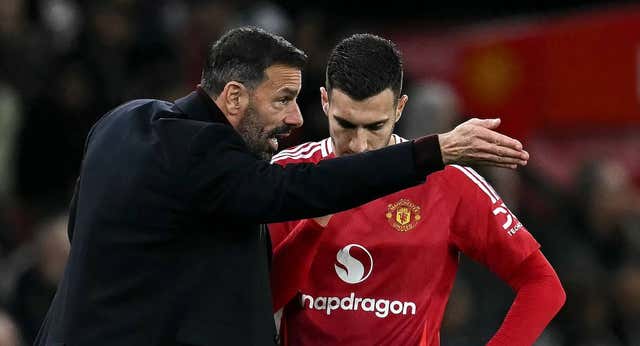 La celebración de Van Nistelrooy se atraganta con el Chelsea