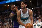 Santi Aldama hace suyo un discurso de Luis Aragonés para firmar un doble-doble someter al 'Rey' LeBron James