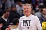 Steve Kerr se revuelve contra la victoria de Trump: “La última vez, todos esos inmigrantes ilegales votaron seis veces, fue una desgracia”