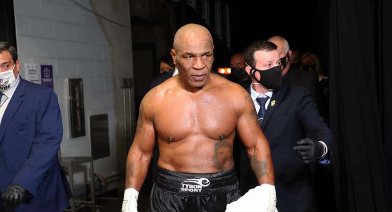 Mike Tyson en el ring de combate.