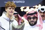 Janik Sinner tiene un plan con los seis millones de euros que ganó en la exhibición de Arabia Saudí: «Cada uno tiene una visión diferente de cómo ayudar»