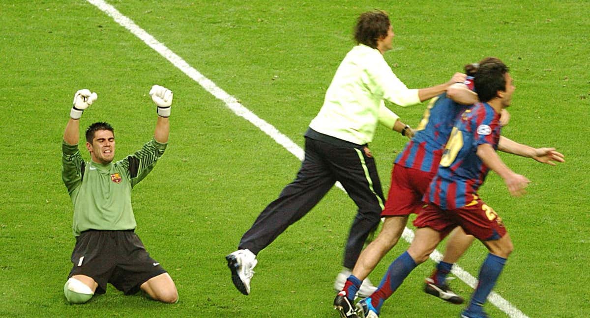 Víctor Valdés, después de ganar la Champions en 2006 ante el Arsenal.