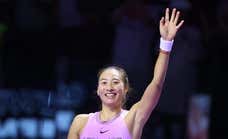 Pere Riba catapulta a Zheng a su primera final de las WTA Finals