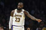LeBron James termina con las páginas de los libros de historia a base de animaladas en su continuo desafío contra el tiempo