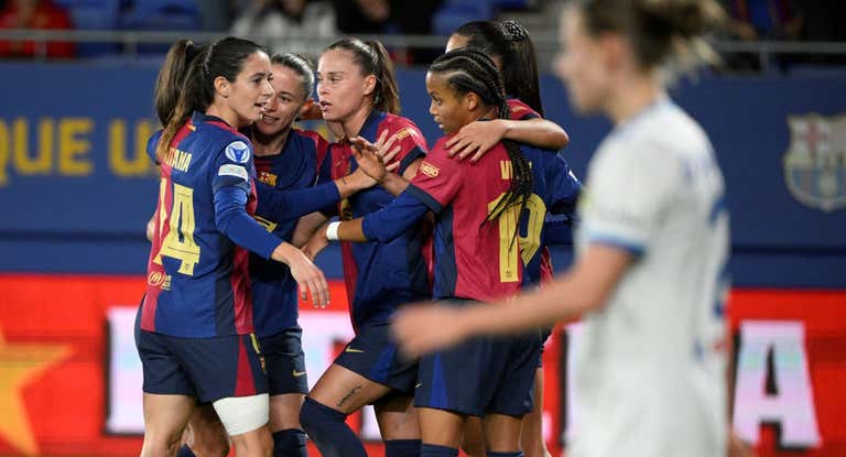 Las blaugrana celebran el gol de Ewa Pajor.