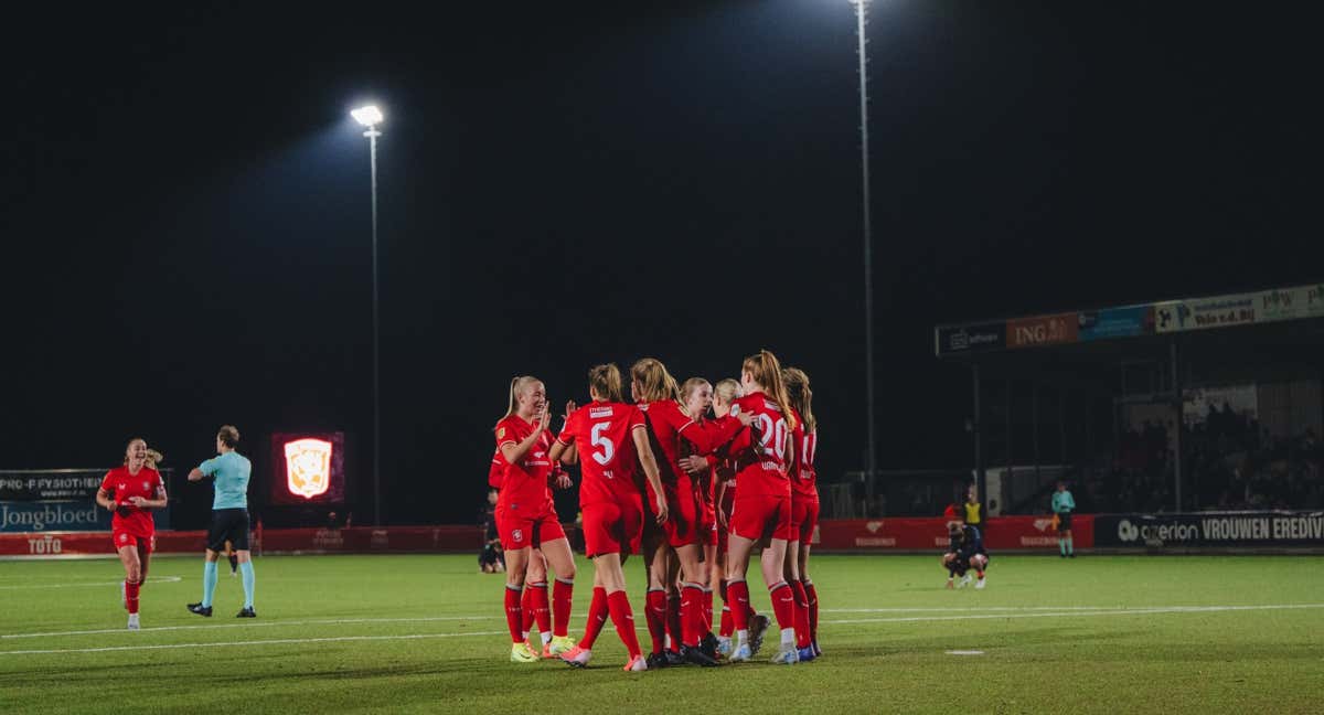 Las jugadoras del Twente celebrando un gol.