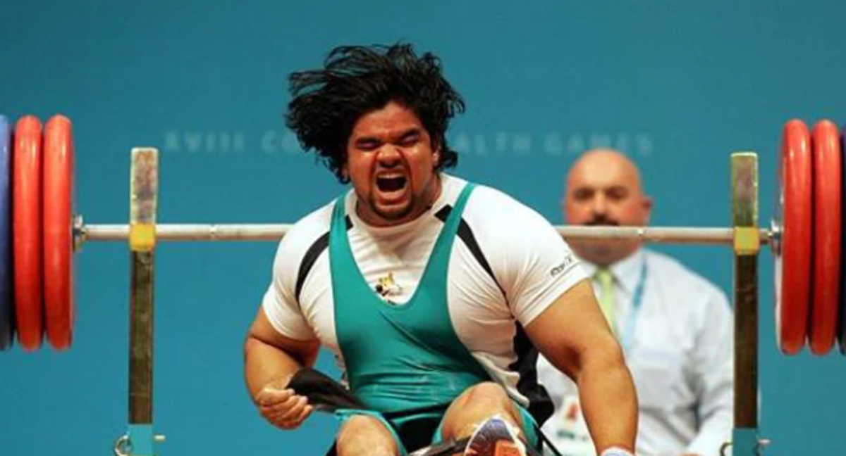 Sachin Chaudhary celebra durante una competición.