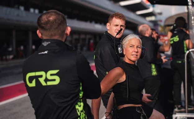 Angela Cullen, en Montmeló, con el equipo GRS. CEDIDA