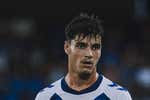 El Real Madrid sigue a Aarón Martín y rastrea el mercado para el Castilla y el C