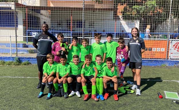 Leo Franck, junto a los integrantes del equipo al que dirige. CEDIDA