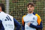 El Real Madrid ya se toma a Raúl Asencio como jugador del primer equipo y abre negociaciones para mejorar su contrato
