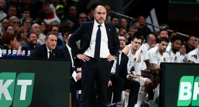 La paciencia de Chus Mateo no basta y pone al Real Madrid en un brete