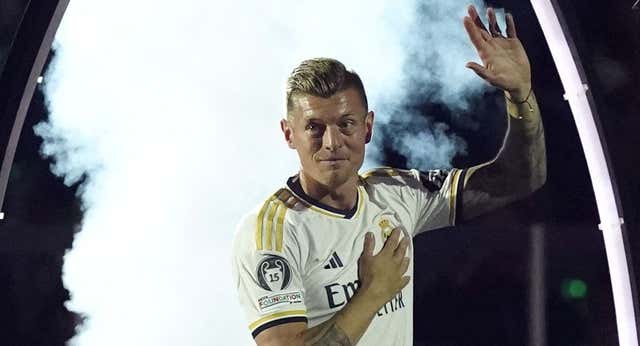 Kroos abre la puerta a un regreso al Real Madrid: «Ahora diría que no, pero no descartaría tener relación con el club»