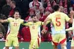Qué bueno es Olmo, qué bien juega Zubi, qué profundidad tiene Ayoze... ¿hay alguno que juegue mal en esta España coral?