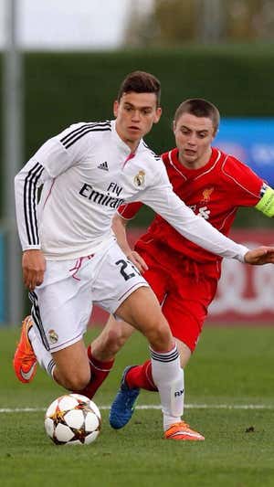 Jack Harper, en un Real Madrid-Liverpool de Youth League en el Alfredo di Stéfano.  X