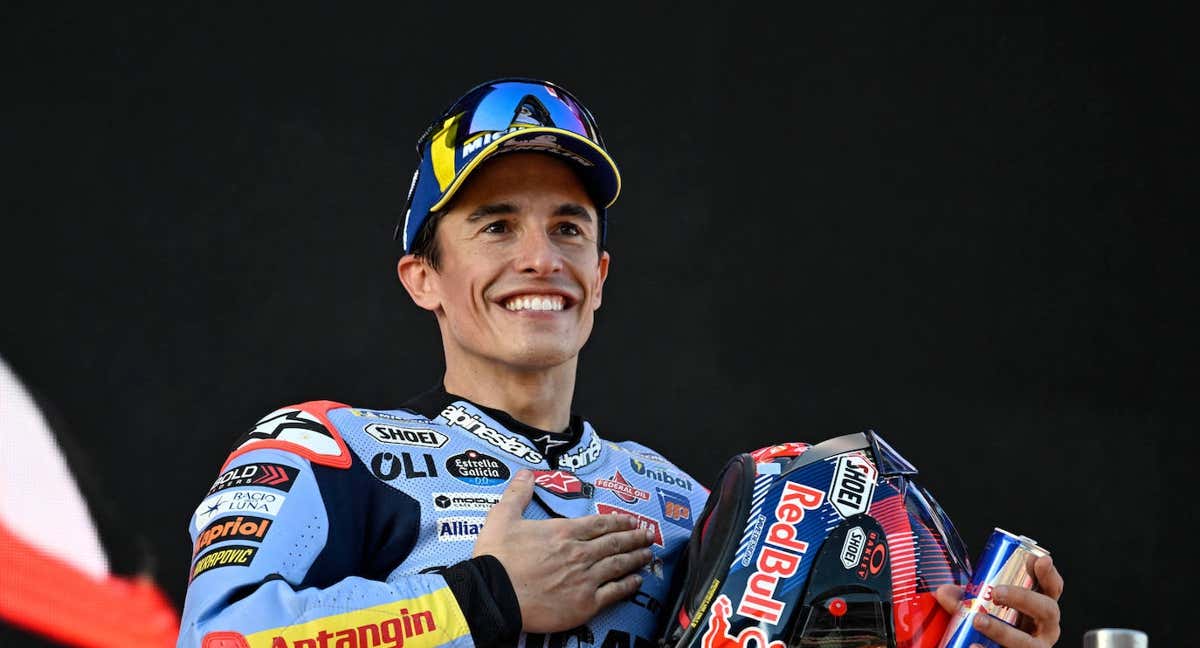Marc Márquez, en el podio en Barcelona.