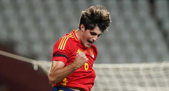 Javi Guerra y Diego López dan brillo a la Sub-21… Y esperanza al Valencia