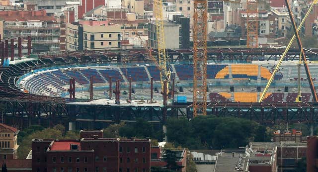 La pregunta que sobrevolará el Camp Nou las próximas semanas: ¿Es necesario volver esta temporada?