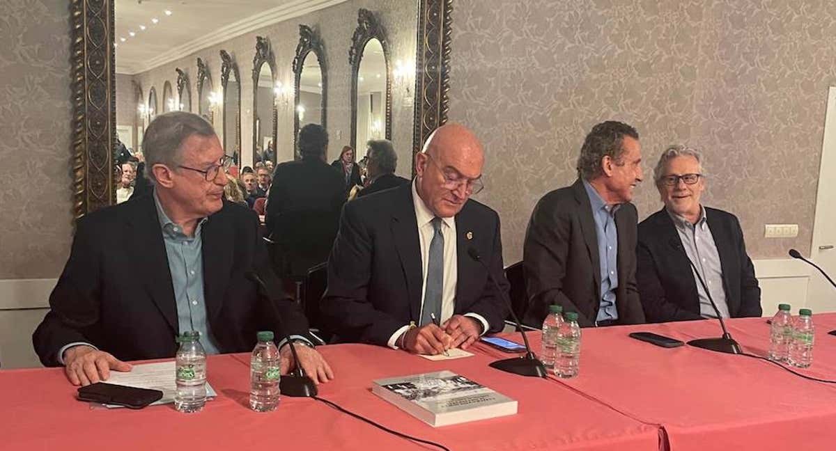 Ramón Martínez, en la presentación de su segundo libro.