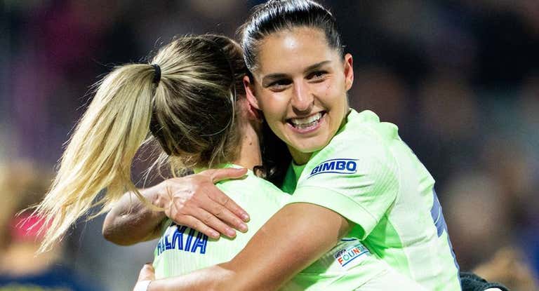 Kika Nazareth, jugadora del Barça, celebra un gol en Viena ante el St. Pölten en Champions.