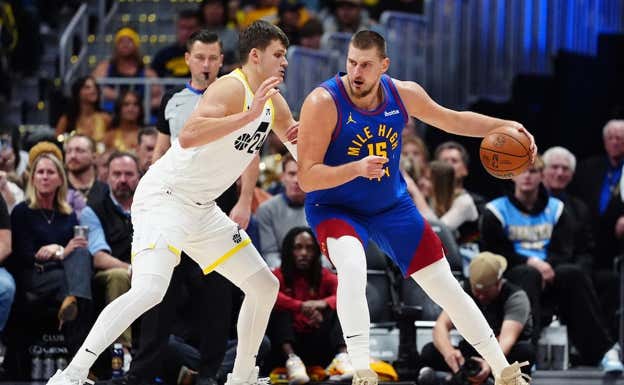 Nikola Jokic es uno de los mejores pívots de la historia. REUTERS